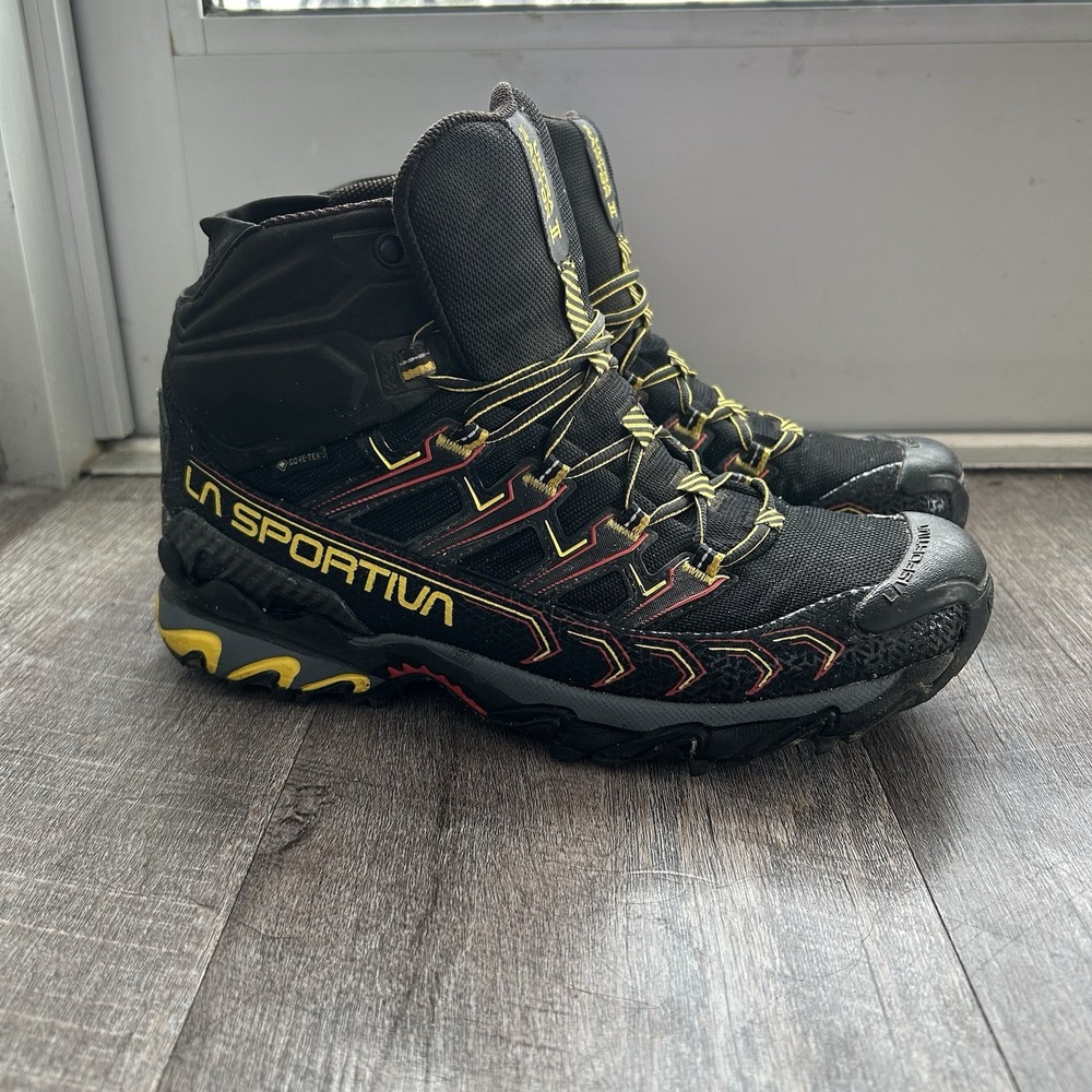 La Sportiva Men's Ultra Raptor II Mid GTX Hiking Boot - Used Men's Size 9